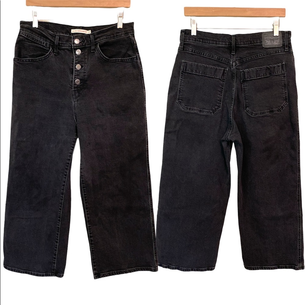 Levi’s Mile High Cropped Wide Leg button fly Size 30 Jeans